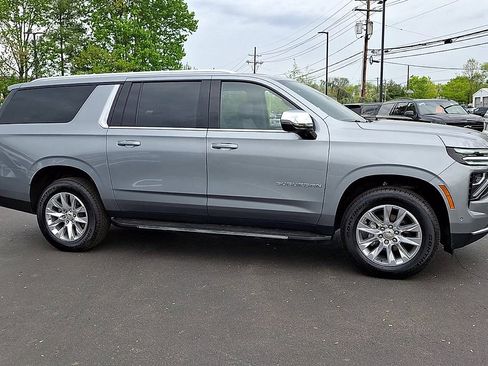 Certified 2025 Chevrolet Suburban Premier w/ Sun And Tow Package AWD/4WD image 4