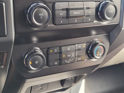 Used 2022 Ford F550 4x4 SuperCab Super Duty image 16