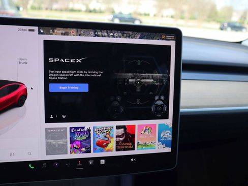 Used 2024 Tesla Model Y Long Range image 23