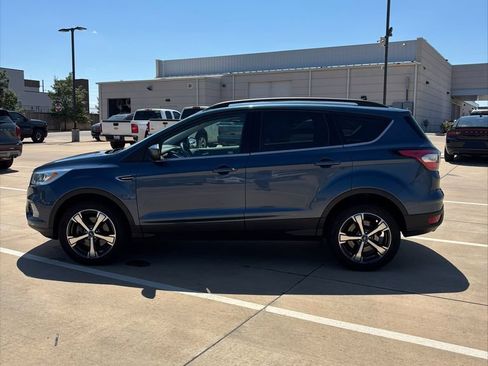 Used 2018 Ford Escape SEL w/ Canadian Touring Package AWD/4WD image 2
