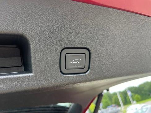 New 2026 Chevrolet Traverse LT w/ LPO, Floor Liner Package FWD image 8