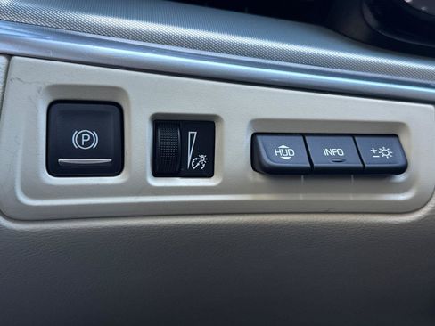 Used 2021 Cadillac XT5 Premium Luxury FWD image 30