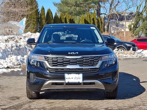 Certified 2023 Kia Seltos LX image 2