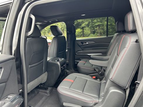 Used 2024 Chevrolet Traverse RS w/ LPO, Floor Liner Package image 40