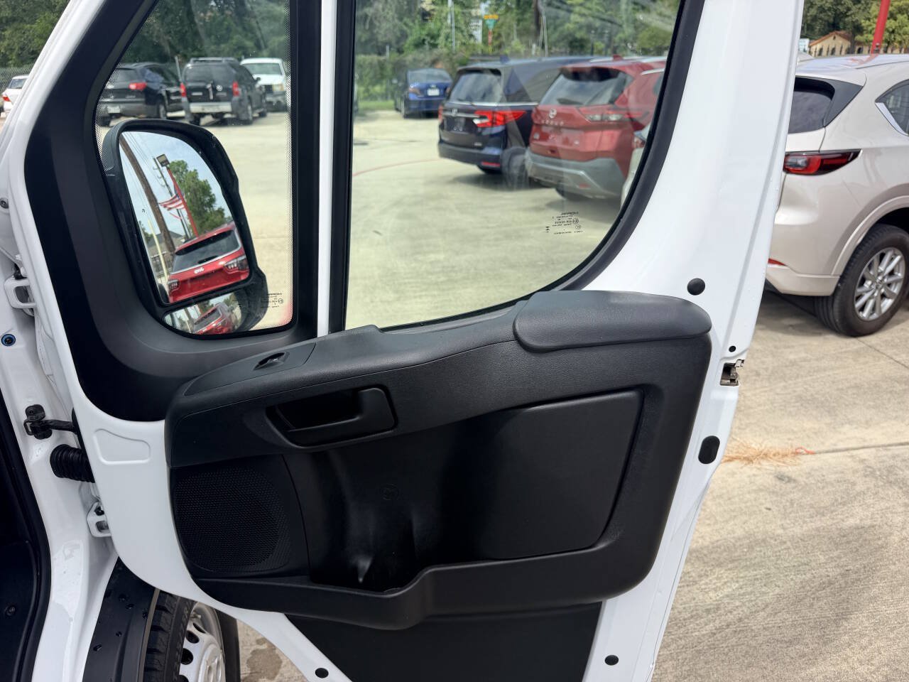 Used 2025 RAM ProMaster 2500 w/ Convenience Group FWD image 23