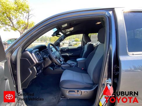 Used 2021 Toyota Tacoma TRD Off-Road w/ Technology Package AWD/4WD image 29