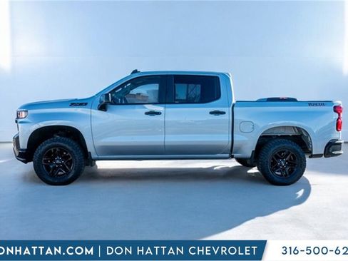 Used 2021 Chevrolet Silverado 1500 Custom Trail Boss w/ LPO, Dark Essentials Package image 2