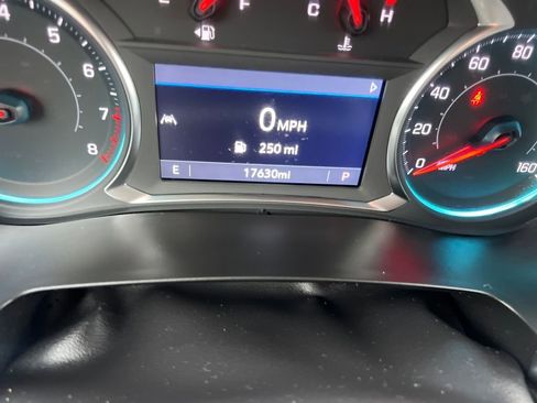 Used 2023 Chevrolet Traverse LT image 14