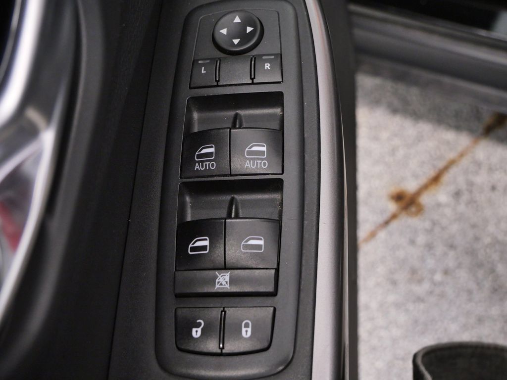 Certified 2020 Jeep Cherokee Limited AWD/4WD image 20