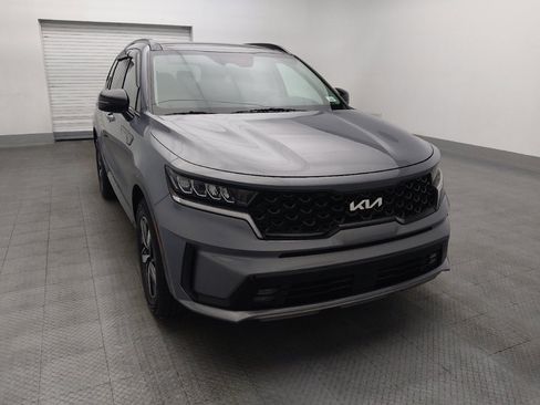 Used 2022 Kia Sorento EX w/ Panoramic Sunroof Package image 14