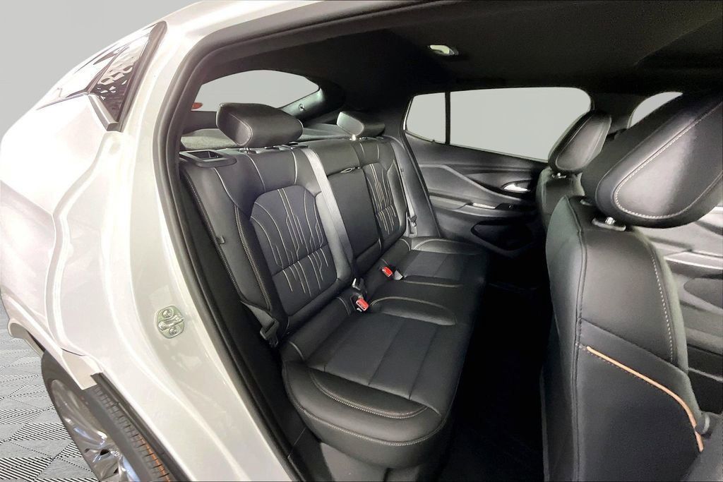 New 2026 Buick Envista Avenir FWD image 10