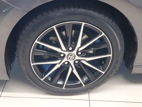 Used 2022 Toyota Camry SE image 4