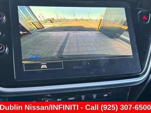 Used 2023 Chevrolet Bolt EUV LT FWD image 28