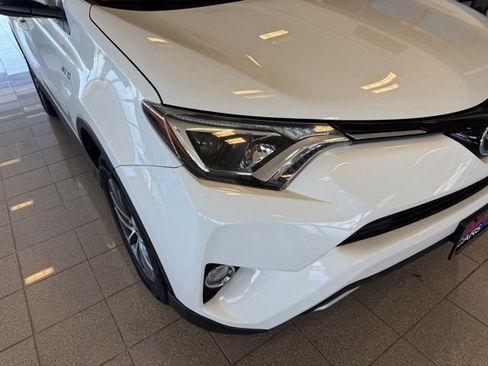 Used 2016 Toyota RAV4 XLE AWD/4WD image 8