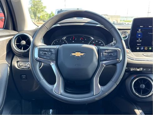 Used 2025 Chevrolet Blazer LT FWD image 14