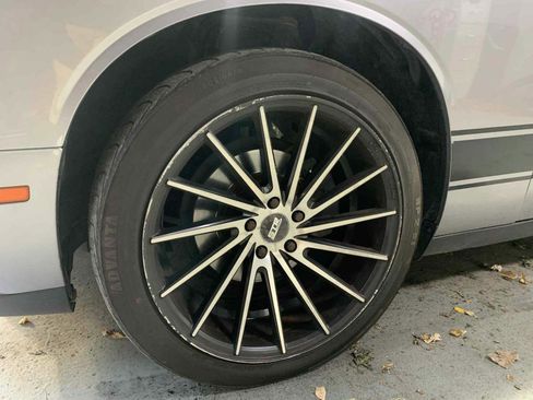 Used 2016 Dodge Challenger SXT image 32