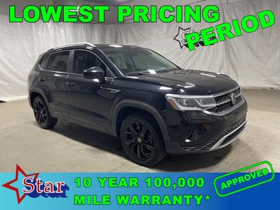 Used 2022 Volkswagen Taos SEL w/ Panoramic Sunroof Package