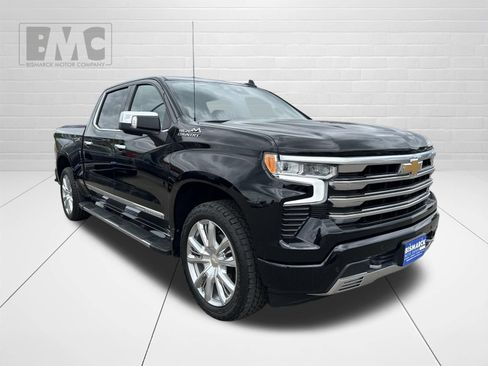 Used 2024 Chevrolet Silverado 1500 High Country w/ High Country Premium Package AWD/4WD image 2