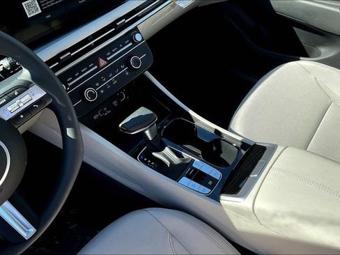 New 2025 Hyundai Tucson SE image 8