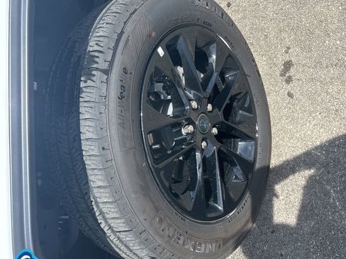 Used 2025 Jeep Wrangler Unlimited Sahara image 10