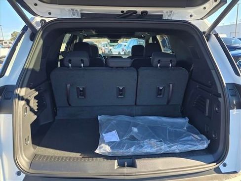 New 2026 Chevrolet Traverse LT w/ Sun and Wheel Package image 21