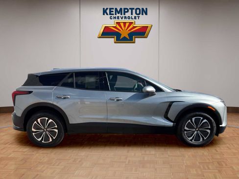 Used 2025 Chevrolet Blazer EV LT AWD/4WD image 7