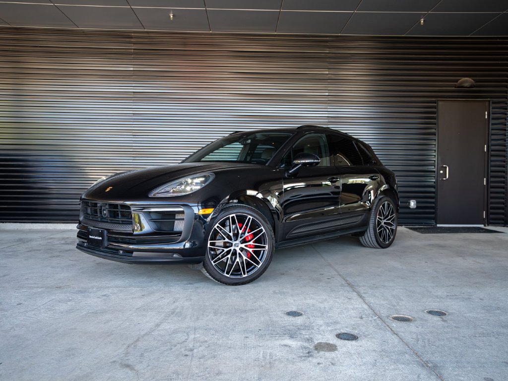 Certified 2023 Porsche Macan S AWD/4WD image 1