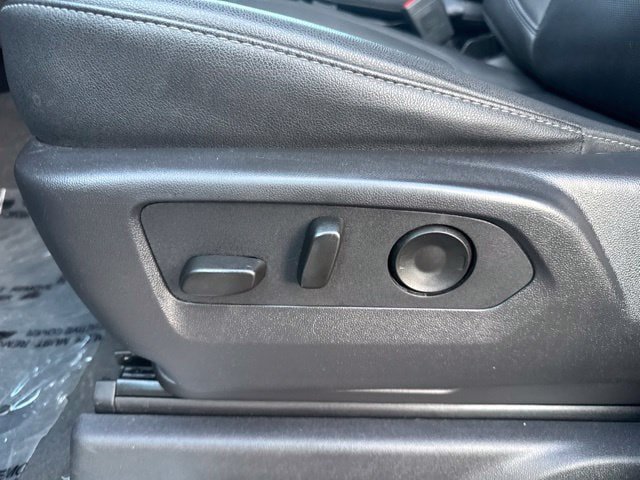Used 2025 GMC Sierra 1500 SLT AWD/4WD image 21