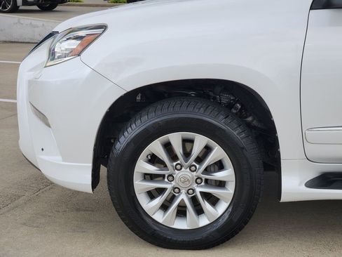 Used 2017 Lexus GX 460 Premium w/ Premium Package image 8