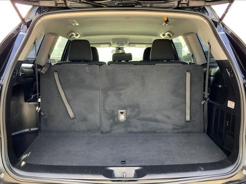 Used 2019 Toyota Highlander LE FWD image 34