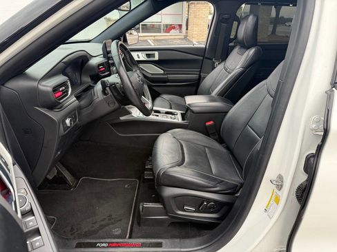 Used 2020 Ford Explorer ST w/ ST Street Pack image 10