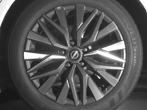 Used 2025 Nissan Altima 2.5 SV image 14