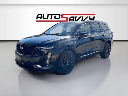 Used 2023 Cadillac XT6 Premium Luxury w/ Technology Package image 3