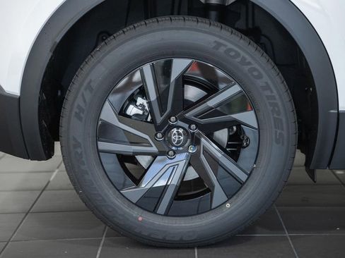 New 2026 Toyota C-HR image 19