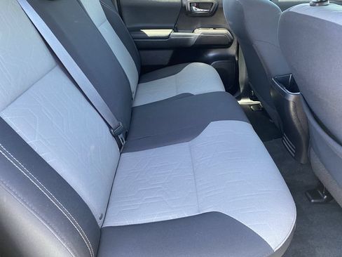 Certified 2020 Toyota Tacoma TRD Off-Road w/ Technology Package AWD/4WD image 19