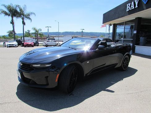 Used 2020 Chevrolet Camaro LT image 2