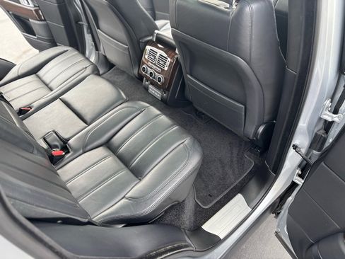Used 2017 Land Rover Range Rover HSE image 30