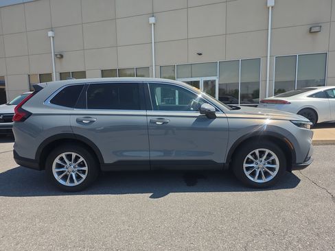 Used 2023 Honda CR-V EX image 4