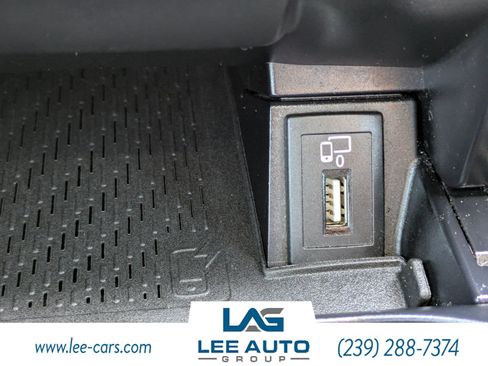 Used 2019 Mercedes-Benz C 300 Sedan image 26