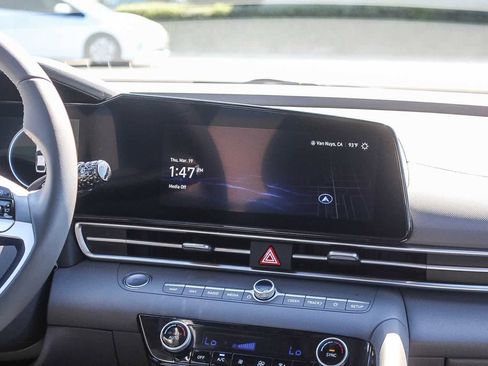 Used 2023 Hyundai Elantra SEL w/ Convenience Package image 18