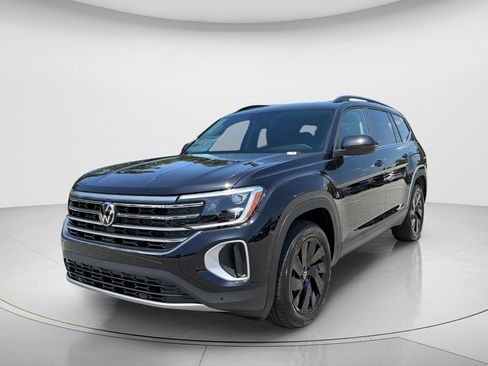 New 2026 Volkswagen Atlas SE FWD image 1