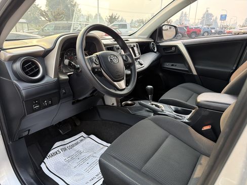 Used 2013 Toyota RAV4 XLE AWD/4WD image 9