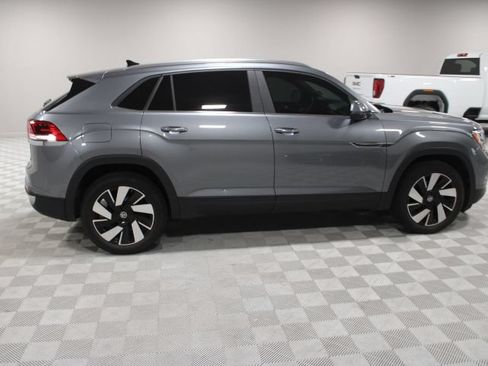 Used 2024 Volkswagen Atlas Cross Sport SE AWD/4WD image 9