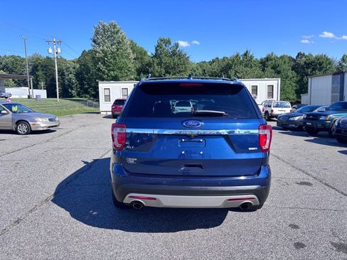 Used 2017 Ford Explorer XLT AWD/4WD image 6