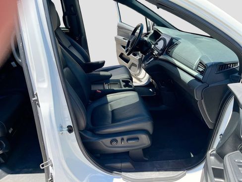 Used 2023 Honda Odyssey Sport image 10
