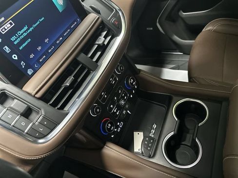 Used 2024 Chevrolet Tahoe High Country AWD/4WD image 14