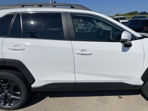 Used 2024 Toyota RAV4 Adventure image 34