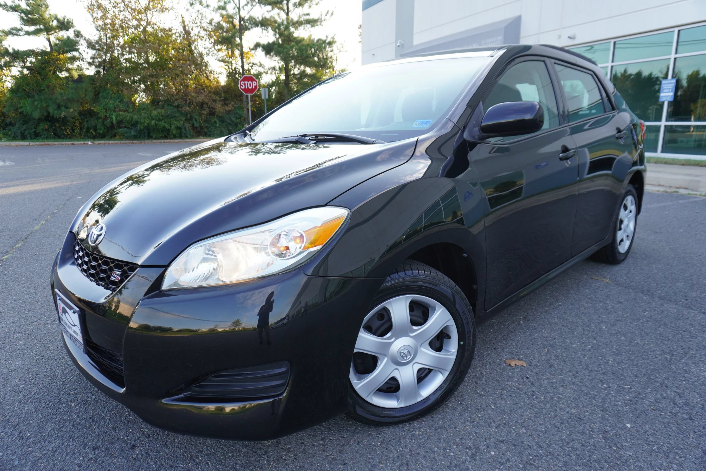 Used 2009 Toyota Matrix S w/ Preferred Accessory Pkg AWD/4WD image 3
