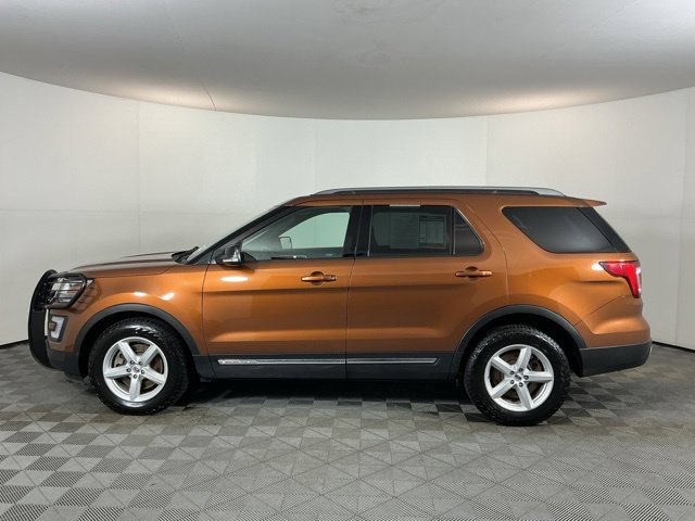Used 2017 Ford Explorer XLT AWD/4WD image 8