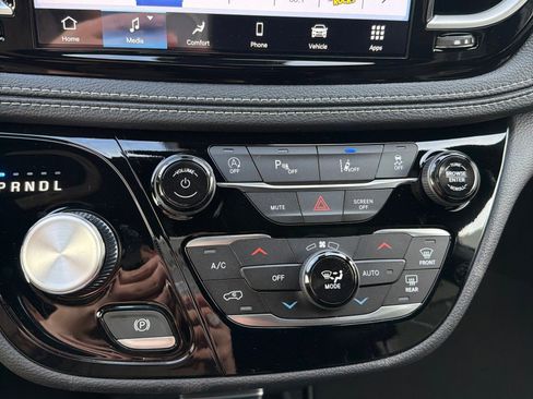 New 2026 Chrysler Pacifica Select w/ S Appearance Package image 20